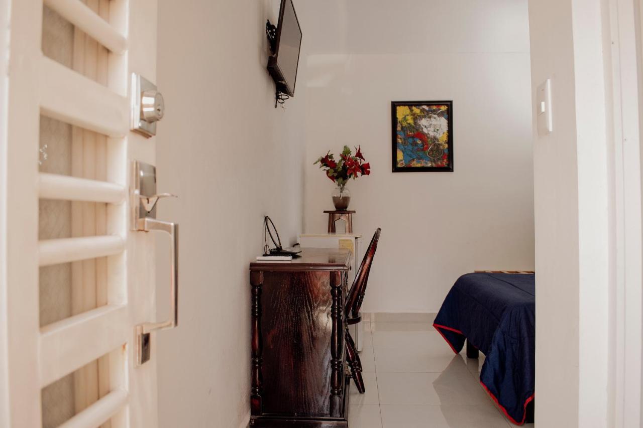 Suites Cervantes ชิฮวาฮวา ภายนอก รูปภาพ